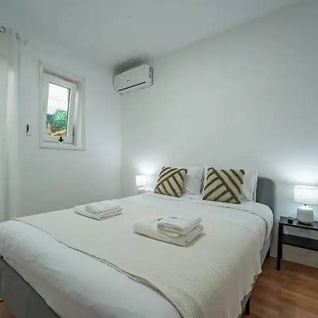 Maria Pia Whith Terrace 2 *